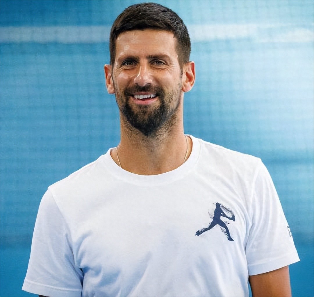 关于德约科维奇回归赛场，势不可挡首场状态亮眼，TES观众沸腾！的信息