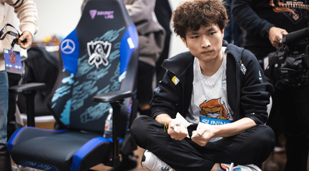 开云体育-Karsa在DWG比赛中出色防守，高光表现引发热议！的简单介绍