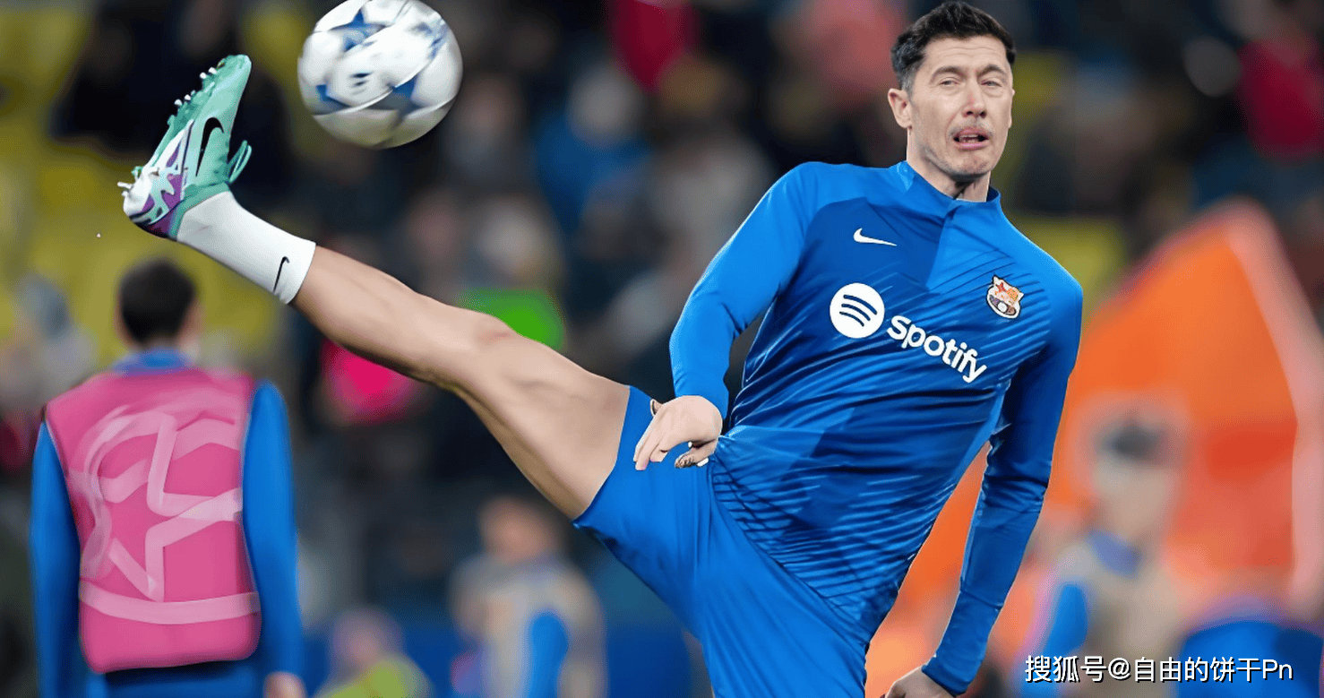 开云-莱万多夫斯基迎来十赛季高光表现，中国队球迷沸腾！的简单介绍